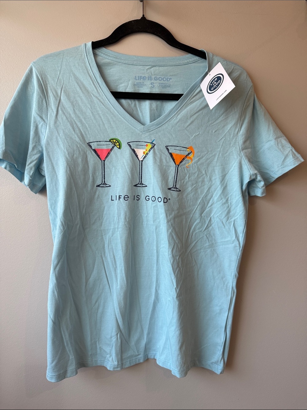Life Is Good Women’s Light Blue V-Neck Cocktail Glass Martini Tee small cotton